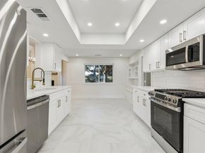 1704  Venetian Circle , Arlington Texas 76013