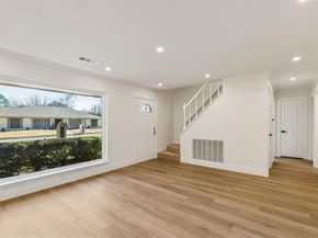 1704  Venetian Circle , Arlington Texas 76013