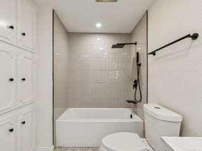 1704  Venetian Circle , Arlington Texas 76013