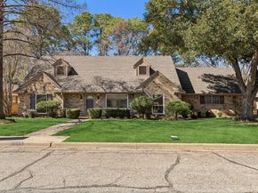 1704  Venetian Circle , Arlington Texas 76013