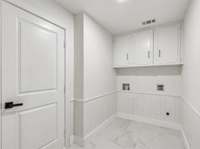 1704  Venetian Circle , Arlington Texas 76013