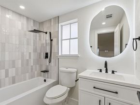 1704  Venetian Circle , Arlington Texas 76013