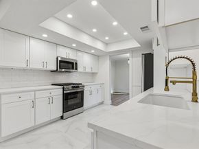 1704  Venetian Circle , Arlington Texas 76013