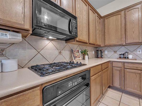 2951  Velero  , Grand Prairie Texas 75054