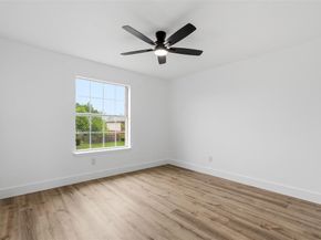2712  Pioneer Lane , Lancaster Texas 75146