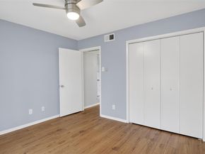 2505  Wedglea Drive  238, Dallas Texas 75211
