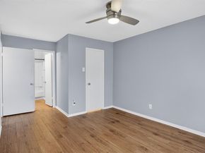 2505  Wedglea Drive  238, Dallas Texas 75211