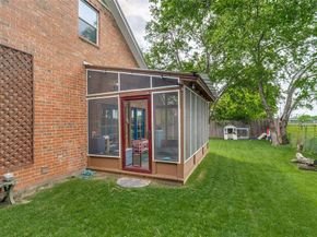 5609  tulane Avenue , River Oaks Texas 76114