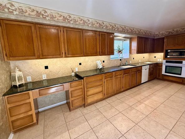 5116  Ledgestone Drive , Fort Worth Texas 76132