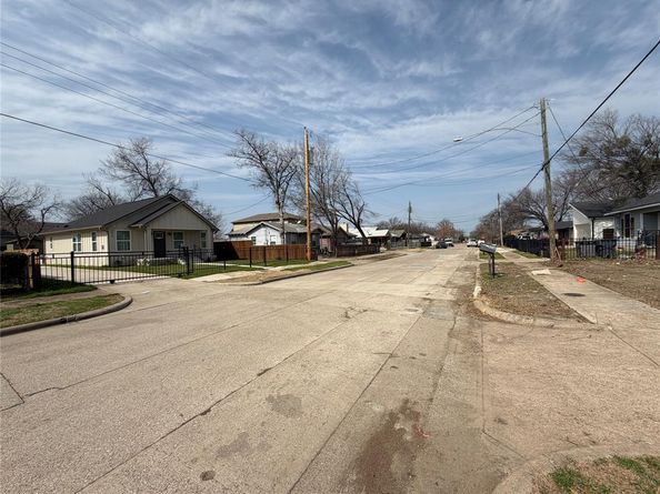 2610  Ingersoll Street , Dallas Texas 75212