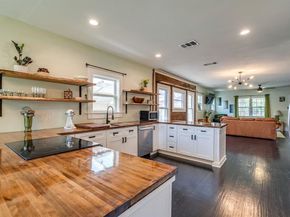 2706  Bomar Avenue , Fort Worth Texas 76103