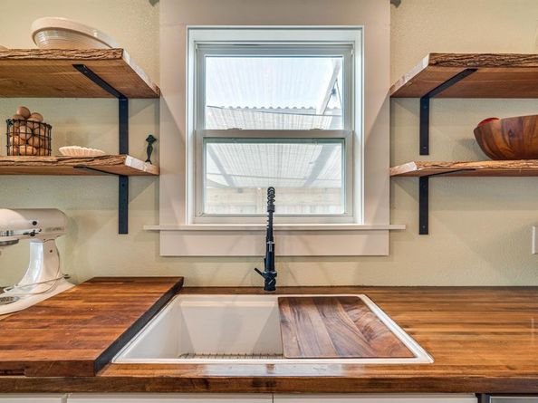 2706  Bomar Avenue , Fort Worth Texas 76103