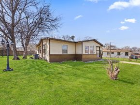 3432  Avenue C  , Fort Worth Texas 76105