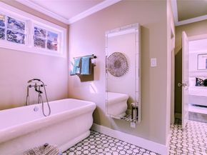 2916  Sale Street , Dallas Texas 75219