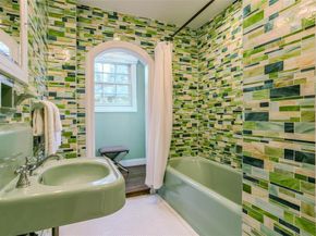 2916  Sale Street , Dallas Texas 75219