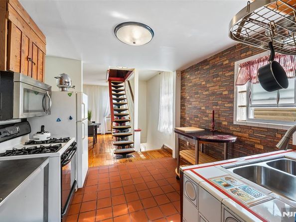 136 Central Boulevard, Palisades Park NJ 07650