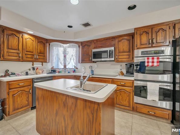 468 Morse Avenue, Ridgefield NJ 07657