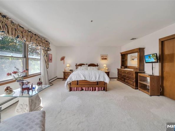 468 Morse Avenue, Ridgefield NJ 07657