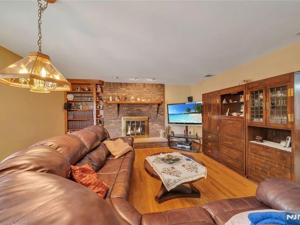 468 Morse Avenue, Ridgefield NJ 07657