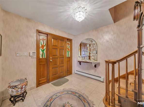 468 Morse Avenue, Ridgefield NJ 07657