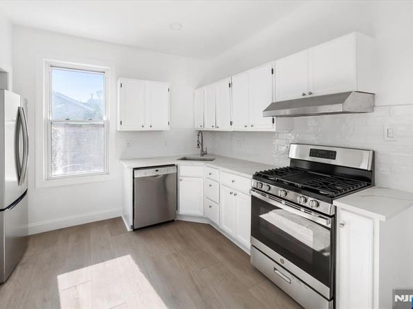 46 Garden Place, Edgewater NJ 07020