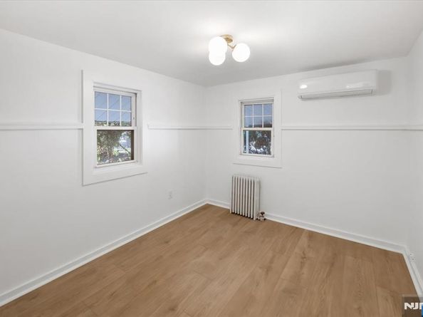 46 Garden Place, Edgewater NJ 07020