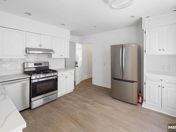 46 Garden Place, Edgewater NJ 07020