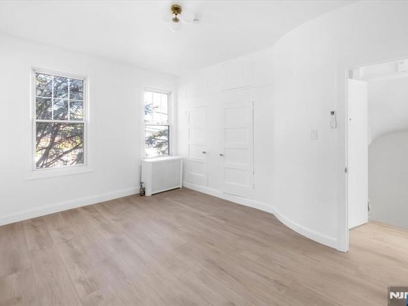 46 Garden Place, Edgewater NJ 07020