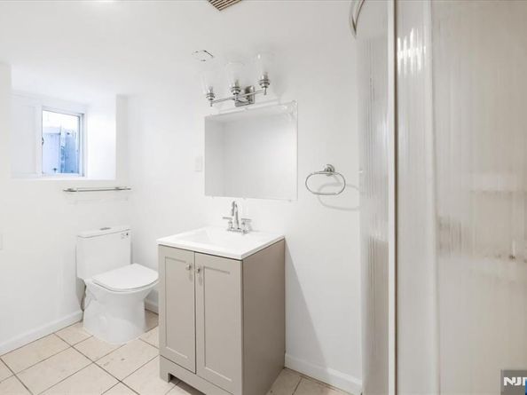 46 Garden Place, Edgewater NJ 07020