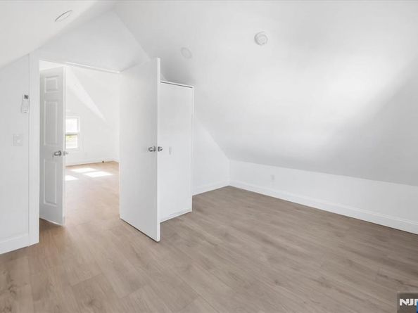 46 Garden Place, Edgewater NJ 07020