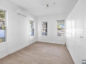 46 Garden Place, Edgewater NJ 07020