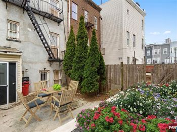 477 Mercer Street