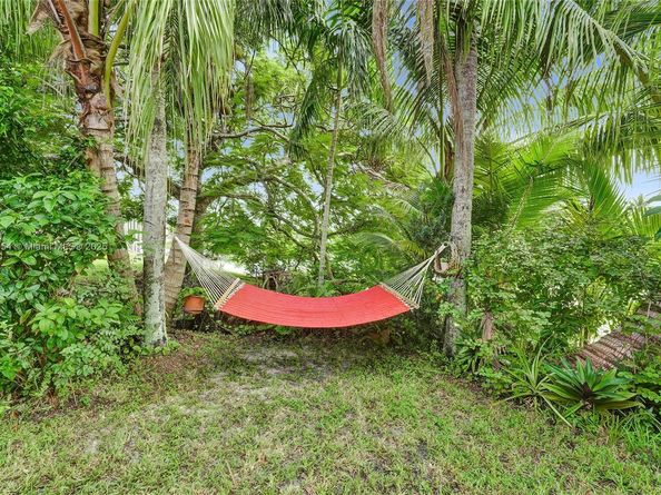 1947 NW 130th Ave, Pembroke Pines FL 33028