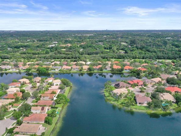 1947 NW 130th Ave, Pembroke Pines FL 33028