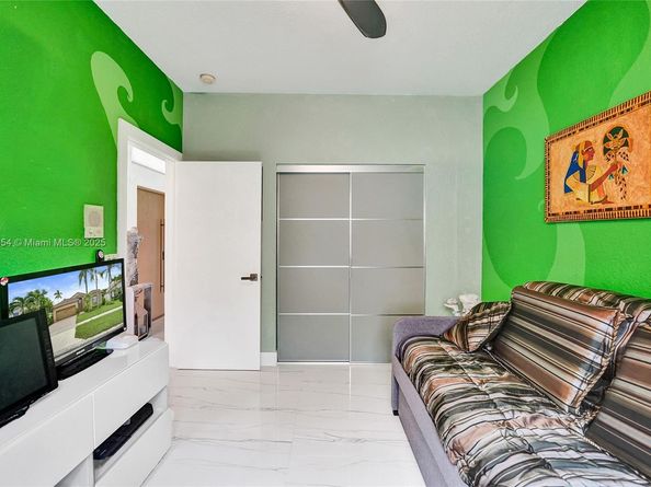 1947 NW 130th Ave, Pembroke Pines FL 33028