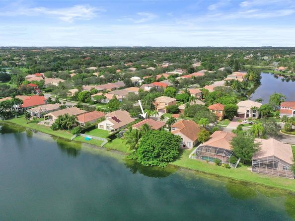 1947 NW 130th Ave, Pembroke Pines FL 33028