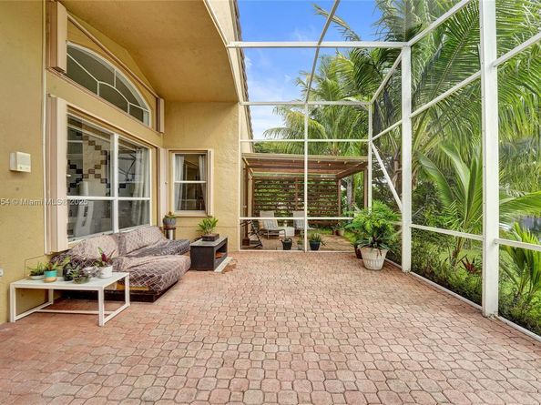 1947 NW 130th Ave, Pembroke Pines FL 33028