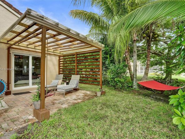 1947 NW 130th Ave, Pembroke Pines FL 33028