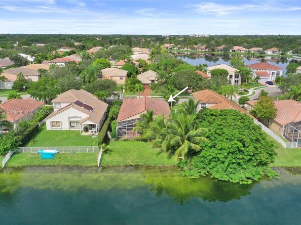 1947 NW 130th Ave, Pembroke Pines FL 33028