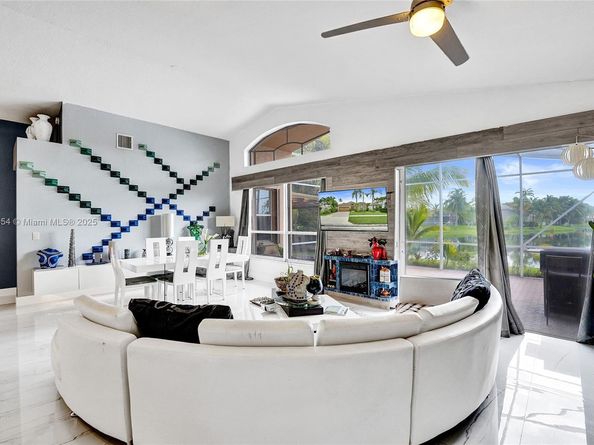1947 NW 130th Ave, Pembroke Pines FL 33028