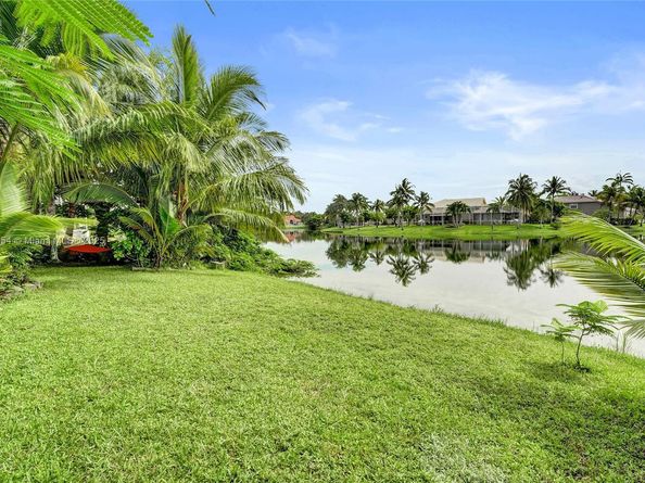 1947 NW 130th Ave, Pembroke Pines FL 33028