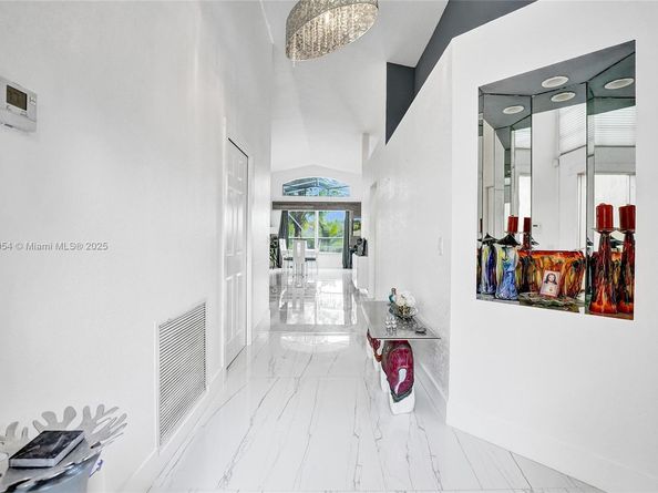 1947 NW 130th Ave, Pembroke Pines FL 33028