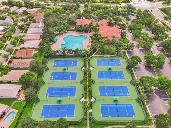 1947 NW 130th Ave, Pembroke Pines FL 33028