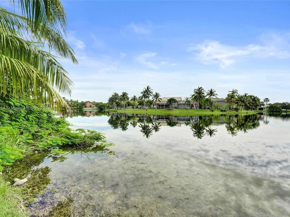 1947 NW 130th Ave, Pembroke Pines FL 33028