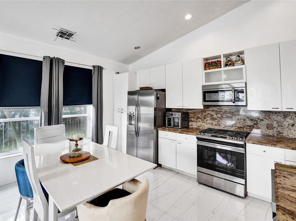 1947 NW 130th Ave, Pembroke Pines FL 33028
