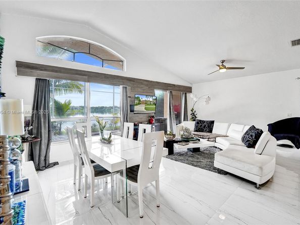 1947 NW 130th Ave, Pembroke Pines FL 33028