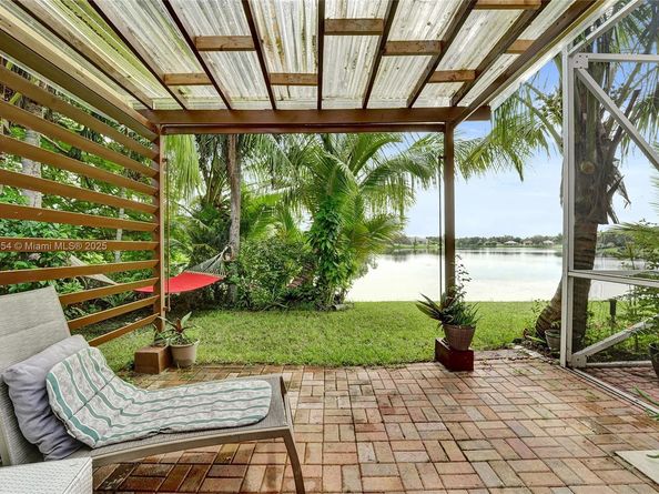 1947 NW 130th Ave, Pembroke Pines FL 33028