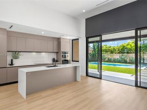 412 NW 47th St, Miami FL 33127