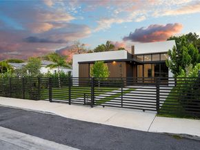 412 NW 47th St, Miami FL 33127