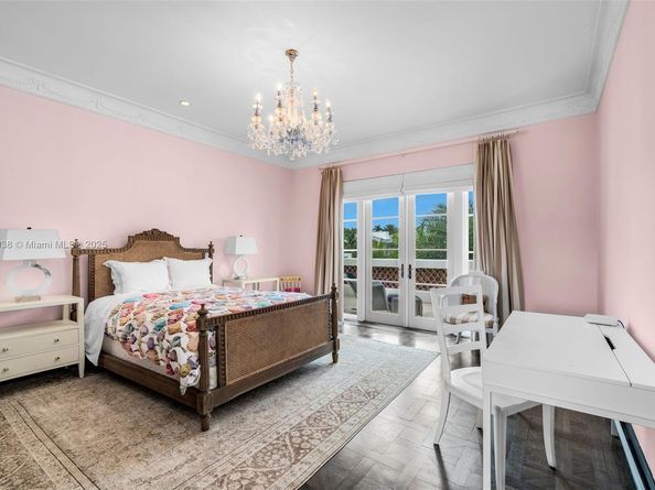 3305 S Moorings Way, Miami FL 33133